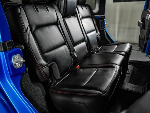 Used 2021 Jeep Wrangler Unlimited Rubicon AWD/4WD image 31