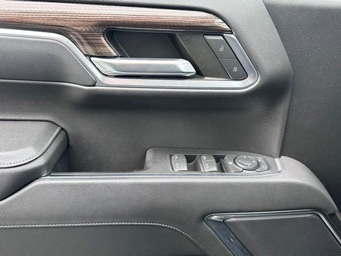 Used 2022 Chevrolet Silverado 1500 LT AWD/4WD image 32
