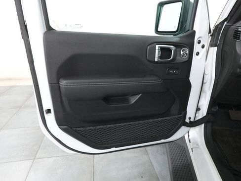 Used 2023 Jeep Wrangler Unlimited Sahara w/ Cold Weather Group AWD/4WD image 24