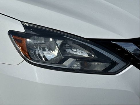 Used 2018 Nissan Sentra SV FWD image 5