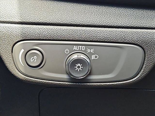 Certified 2023 Chevrolet Bolt EUV LT w/ Convenience Package FWD image 17