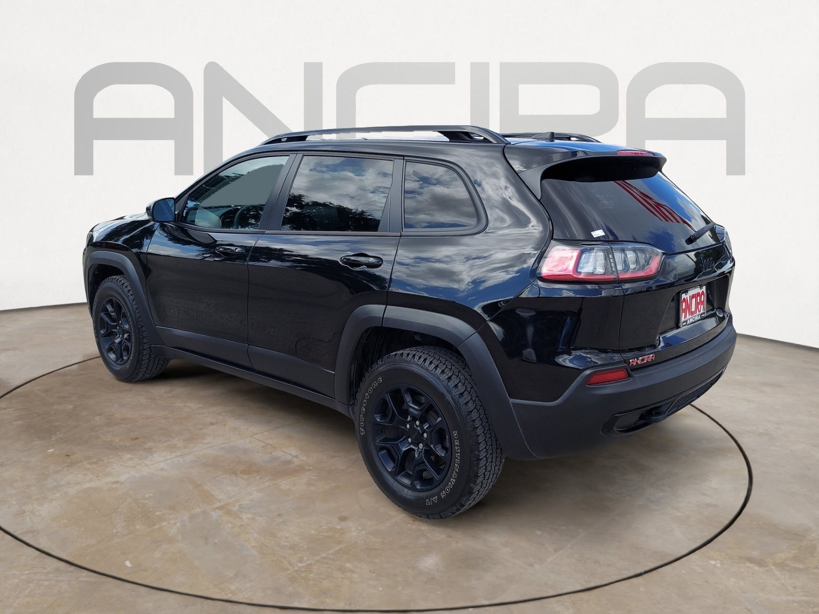 Used 2022 Jeep Cherokee Latitude AWD/4WD image 8