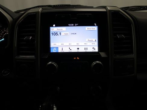 Used 2018 Ford F150 Lariat w/ Equipment Group 502A Luxury AWD/4WD image 32