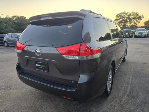 Used 2012 Toyota Sienna LE image 8