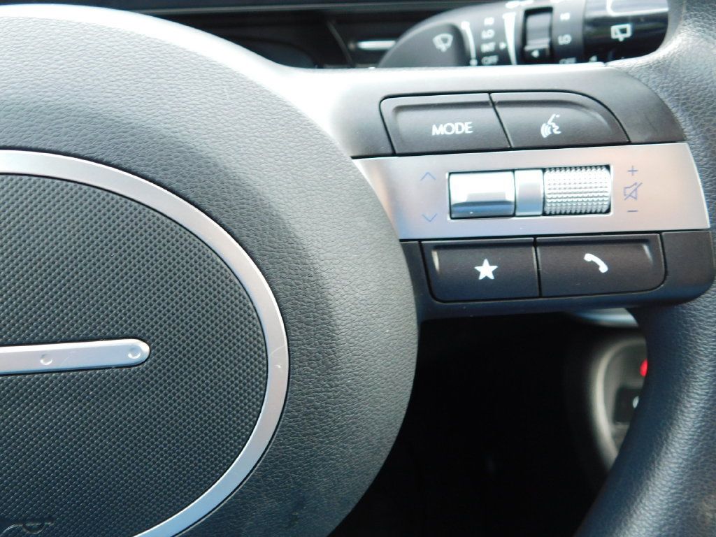 Used 2026 Hyundai Kona SE FWD image 28