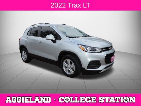 Used 2022 Chevrolet Trax LT w/ LT Convenience Package FWD image 1