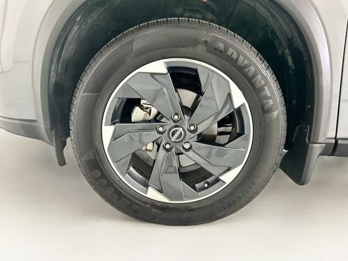 Used 2024 Nissan Rogue SV w/ SV Premium Package FWD image 28