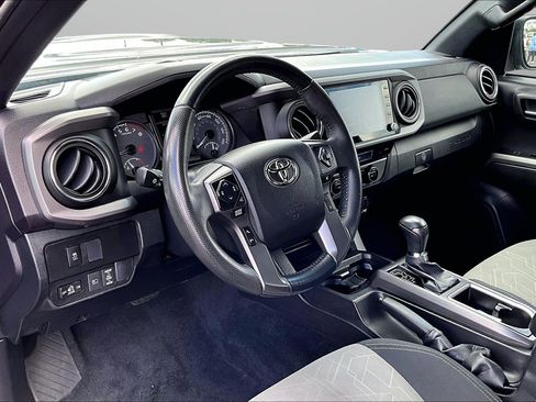 Used 2022 Toyota Tacoma TRD Sport AWD/4WD image 20