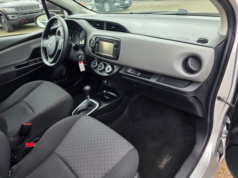 Used 2016 Toyota Yaris L FWD image 18