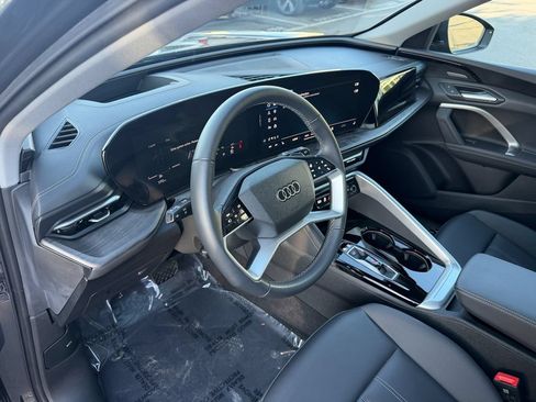 Used 2025 Audi Q5 Premium Plus w/ Premium Plus AWD/4WD image 11