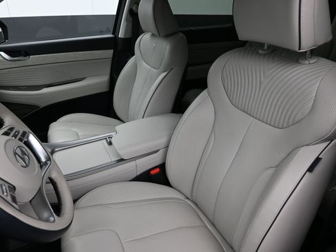 Used 2024 Hyundai Palisade Calligraphy image 11