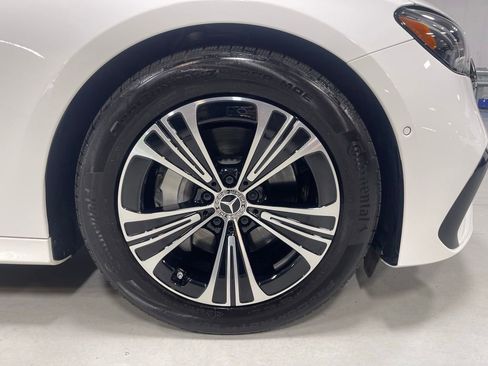 Used 2025 Mercedes-Benz E 350 4MATIC Sedan image 15