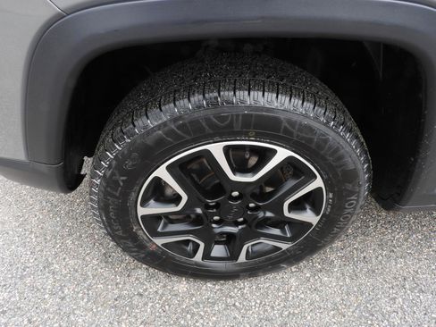 Used 2021 Jeep Compass Trailhawk AWD/4WD image 17