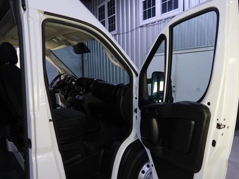 Used 2023 RAM ProMaster 2500 FWD image 11
