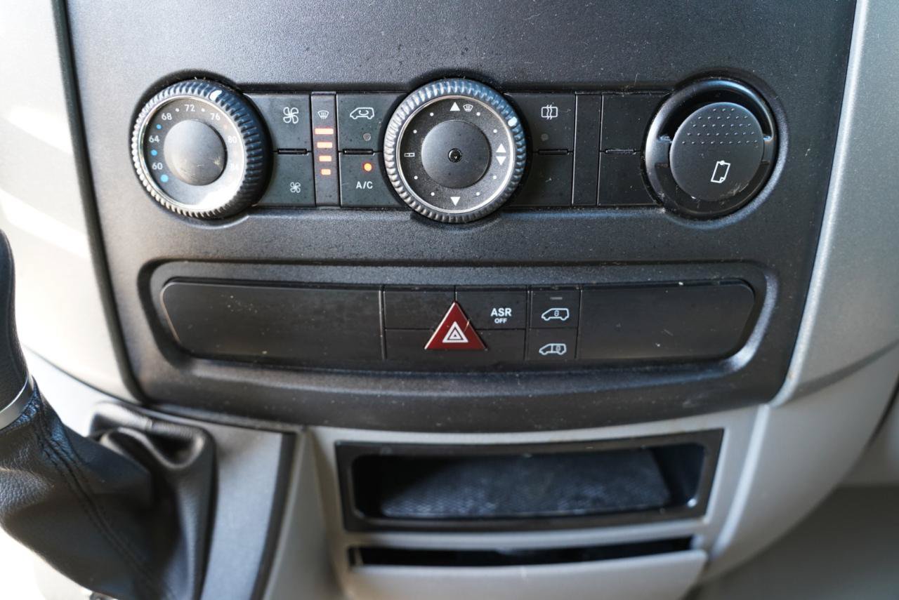 Used 2018 Mercedes-Benz Sprinter 2500 image 18