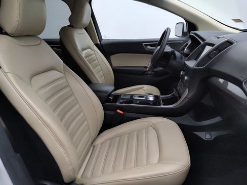 Used 2019 Ford Edge SEL w/ Equipment Group 201A FWD image 19