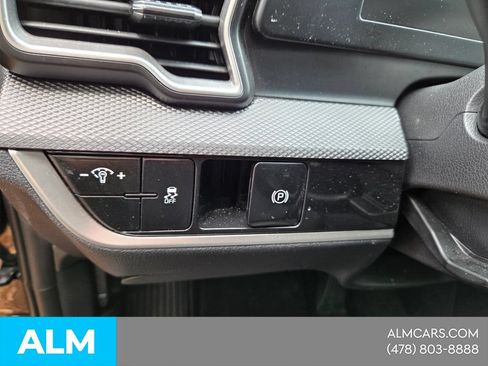 Used 2025 Kia Sportage LX FWD image 25