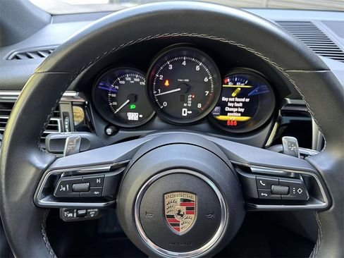 Used 2024 Porsche Macan image 19
