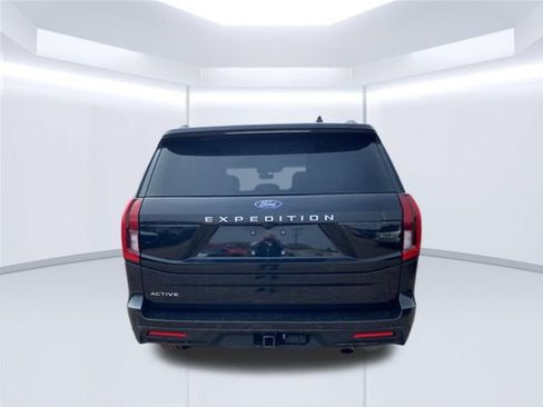 Used 2025 Ford Expedition Active AWD/4WD image 9