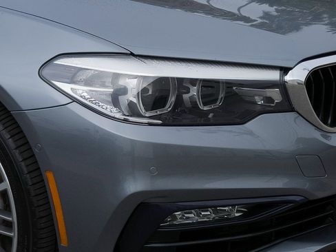 Used 2018 BMW 530e image 8