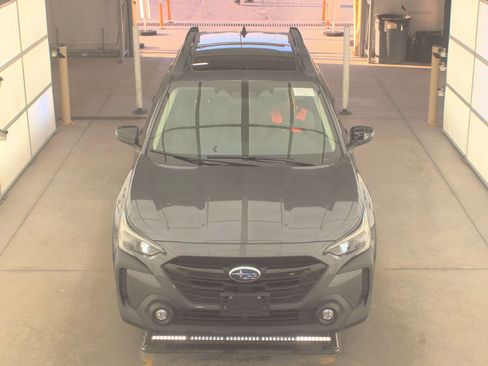 Used 2025 Subaru Outback Onyx Edition AWD/4WD image 2