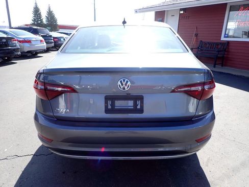 Used 2020 Volkswagen Jetta SE image 5