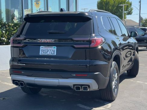 Used 2025 GMC Acadia Elevation FWD image 5