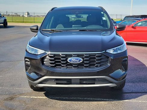 Certified 2025 Ford Escape ST-Line AWD/4WD image 2