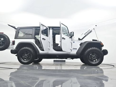 Used 2024 Jeep Wrangler Unlimited AWD/4WD image 43
