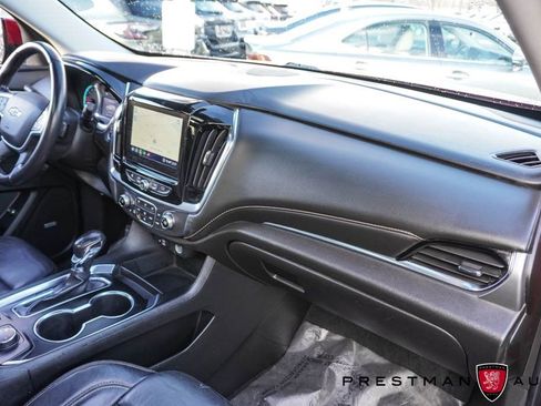 Used 2021 Chevrolet Traverse RS image 52