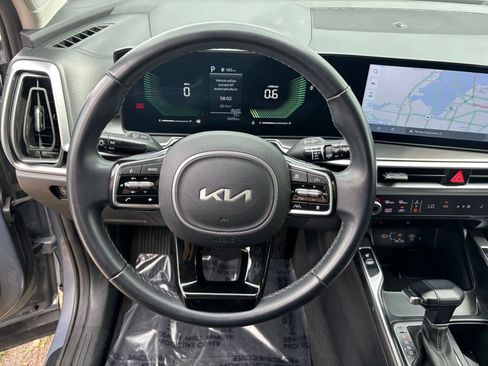 Used 2024 Kia Sorento S image 30