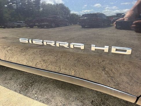 Used 2024 GMC Sierra 2500 SLT w/ SLT Premium Package AWD/4WD image 9
