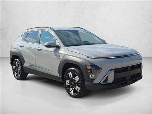 Used 2024 Hyundai Kona SEL w/ Convenience Package AWD/4WD image 3