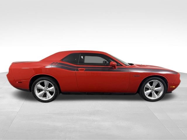 Used 2014 Dodge Challenger R/T RWD image 2