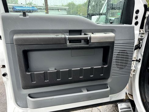 Used 2016 Ford F250 XLT w/ XLT Premium Package image 11