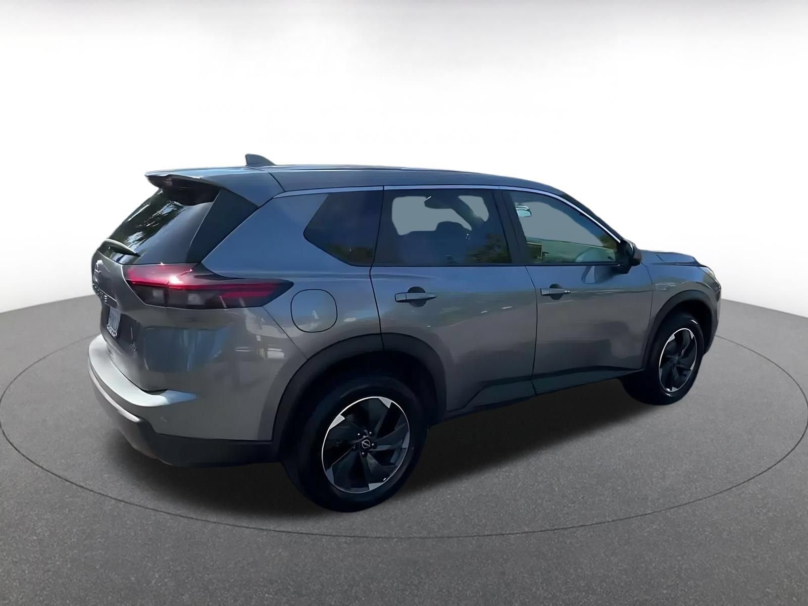 Used 2025 Nissan Rogue SV AWD/4WD image 14