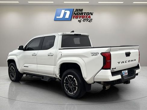 Used 2024 Toyota Tacoma TRD Sport AWD/4WD image 7