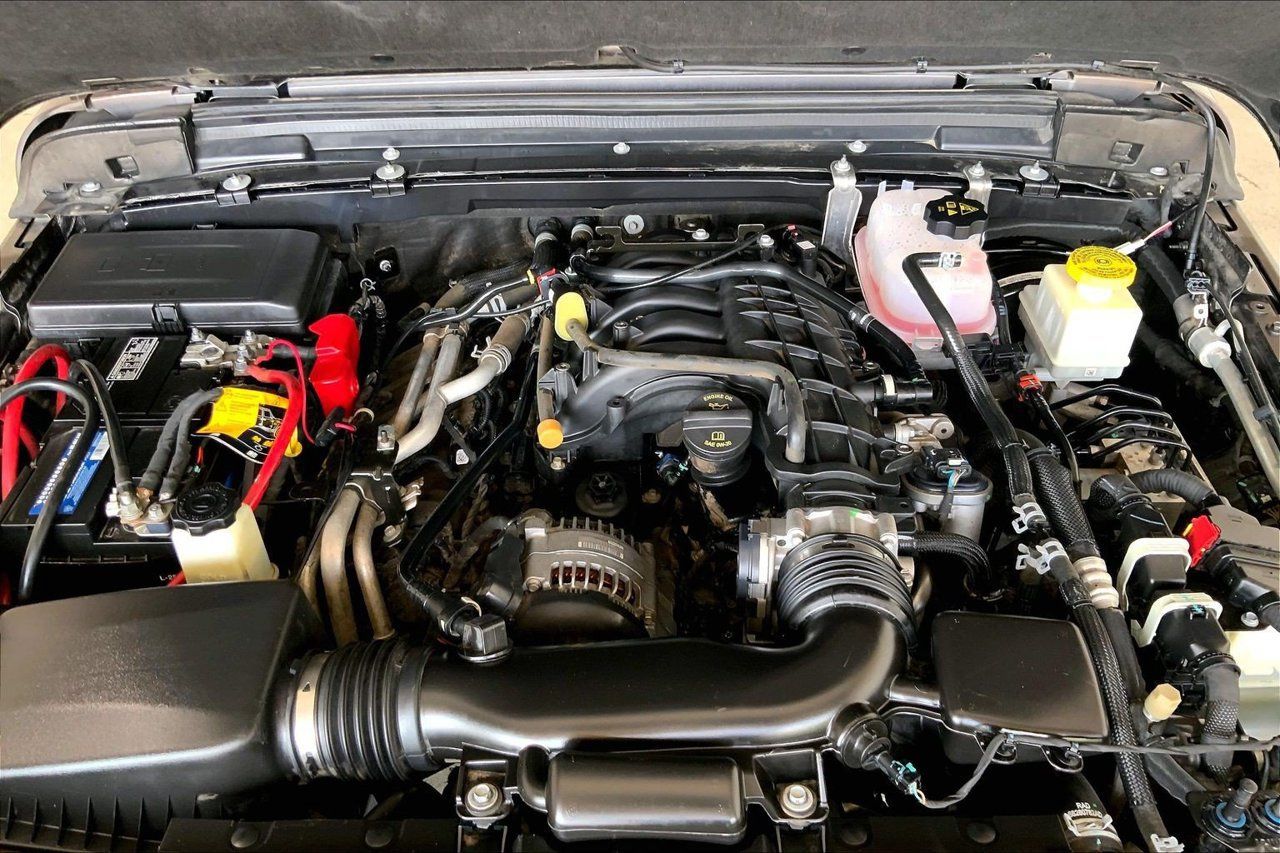 Used 2022 Jeep Gladiator Sport AWD/4WD image 9