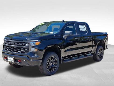 New 2026 Chevrolet Silverado 1500 Custom Trail Boss w/ LPO, Dark Essentials Package AWD/4WD image 2