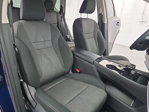 Certified 2025 Nissan Rogue SV image 10