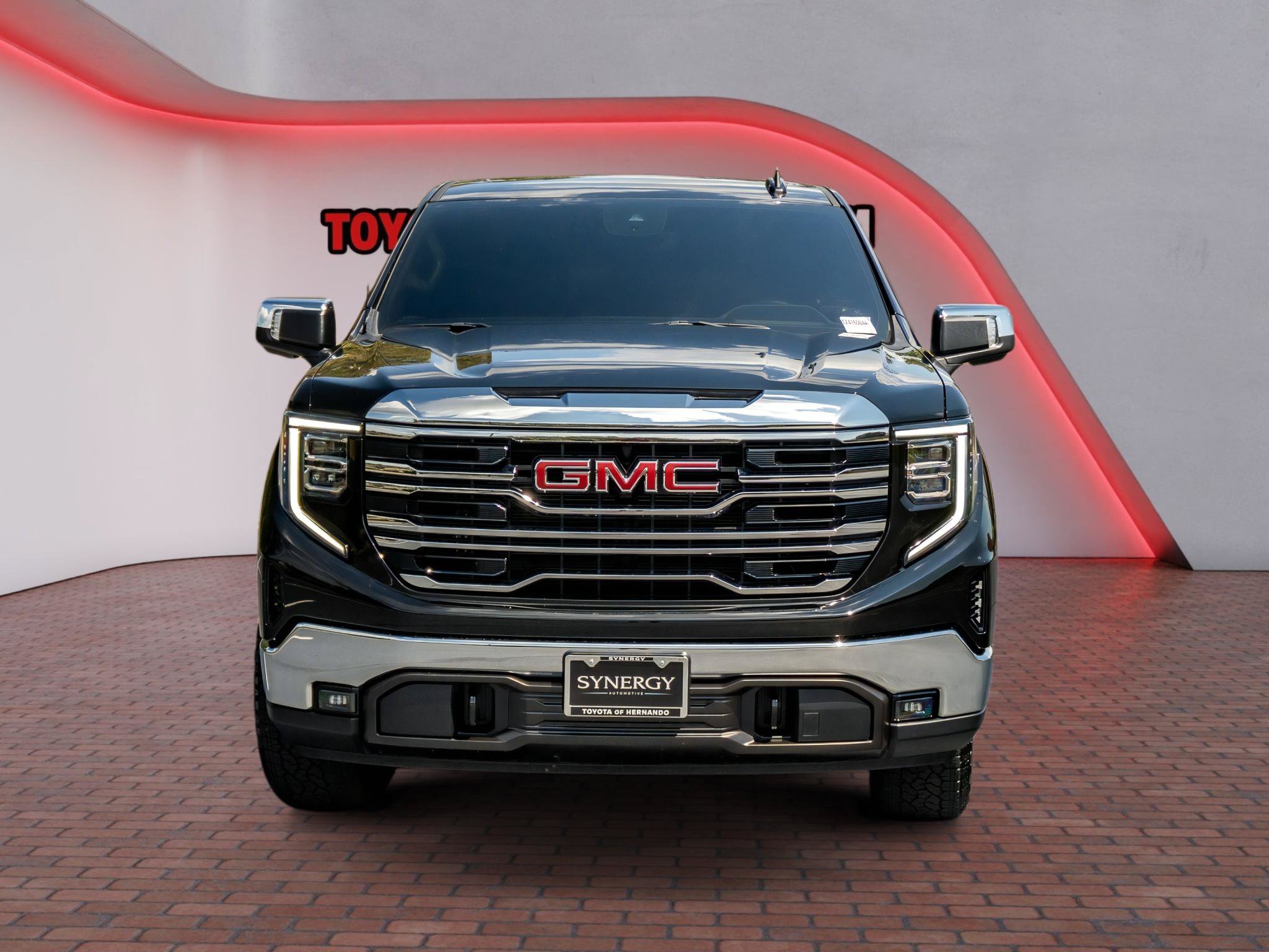 Used 2026 GMC Sierra 1500 SLT w/ SLT Convenience Package AWD/4WD image 2