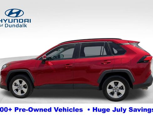 Used 2020 Toyota RAV4 XLE w/ Convenience Package FWD image 2