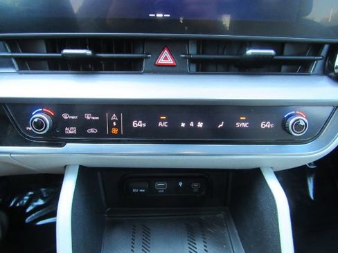 Used 2023 Kia Sportage EX image 43