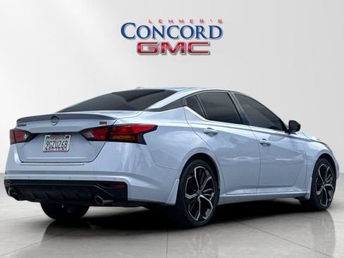 Used 2023 Nissan Altima 2.5 SR w/ SR Premium Package FWD image 4