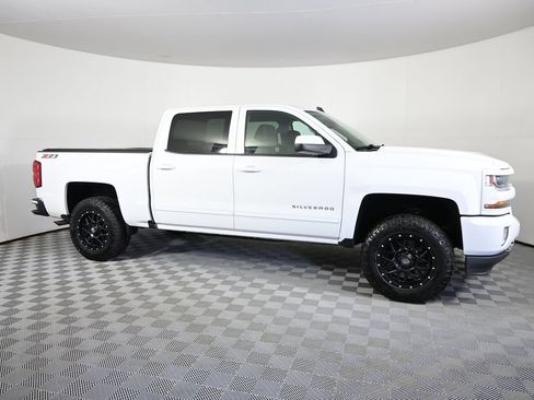 Used 2016 Chevrolet Silverado 1500 LT w/ All Star Edition AWD/4WD image 9