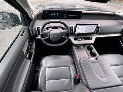 Certified 2025 Ford Expedition Active RWD image 5