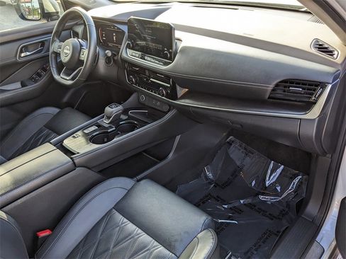 Used 2023 Nissan Rogue Platinum w/ Platinum Premium Package image 13