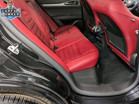 Used 2023 Alfa Romeo Stelvio Veloce AWD/4WD image 29
