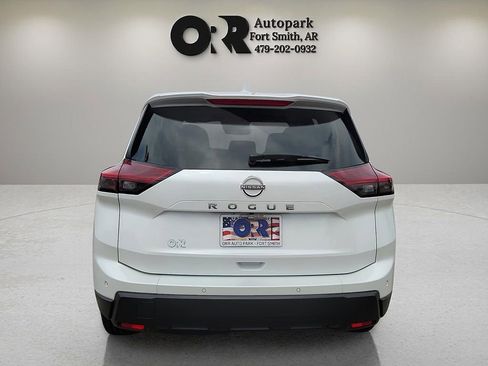 Used 2025 Nissan Rogue SV FWD image 8