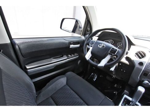 Used 2017 Toyota Tundra SR5 w/ SR5 Upgrade Package RWD image 8